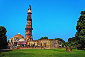 Long Haul Tours to India Qutab Minar in India