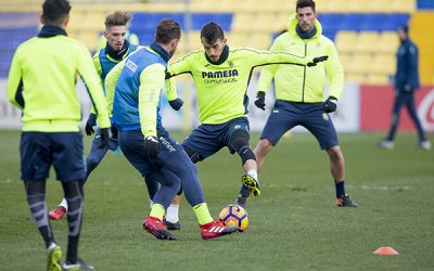 SANSONE Y CASTILLEJO ENTRENANDO MINI ESTADI Villarreal CF Football Tours with inspiresport